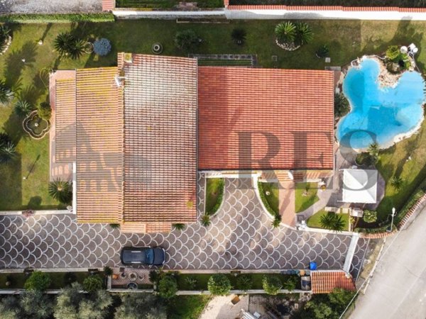 casa indipendente in vendita a Nettuno