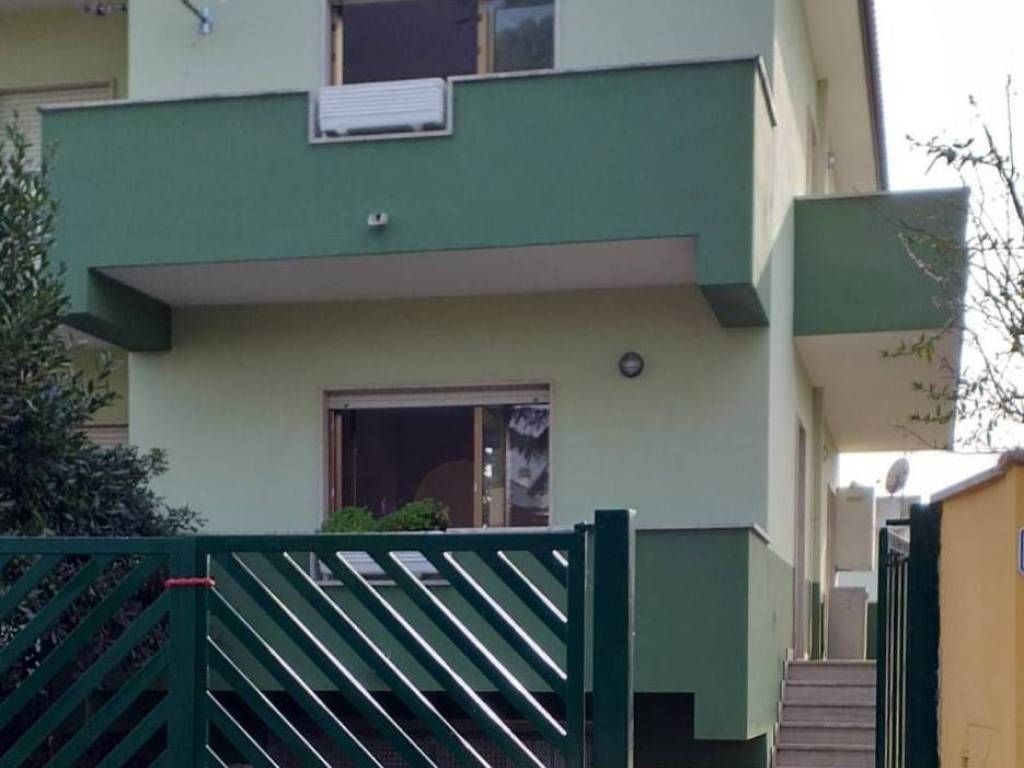 casa indipendente in vendita a Nettuno