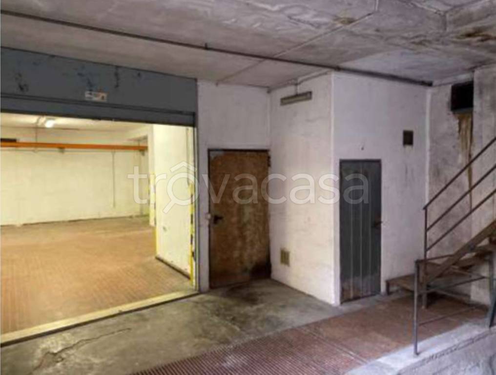 locale commerciale in vendita a Nettuno