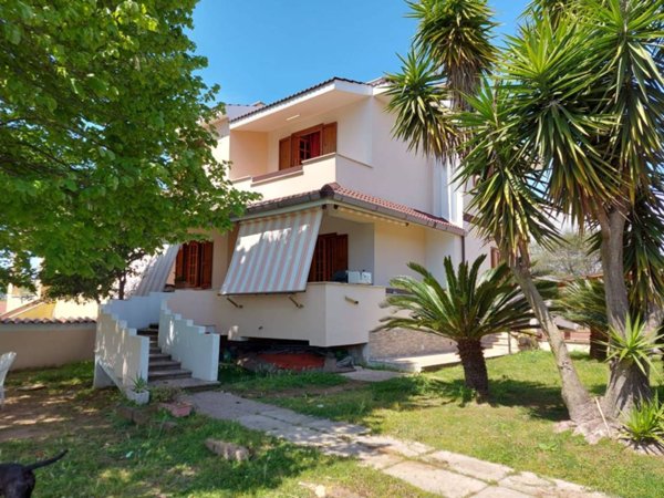 casa indipendente in vendita a Nettuno