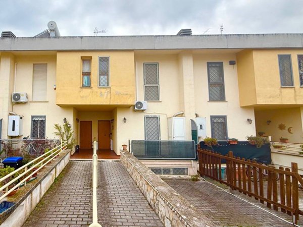casa indipendente in vendita a Nettuno