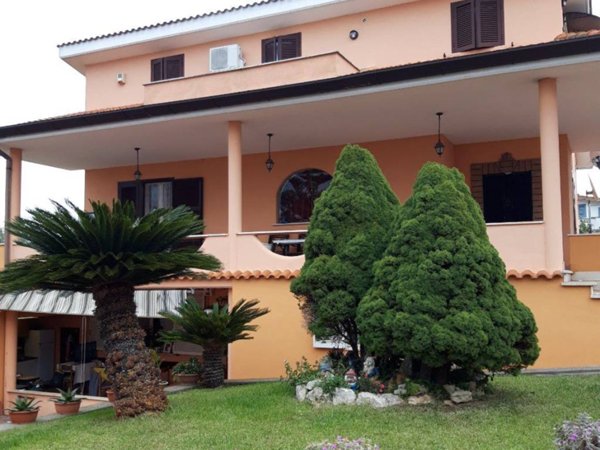 casa indipendente in vendita a Nettuno