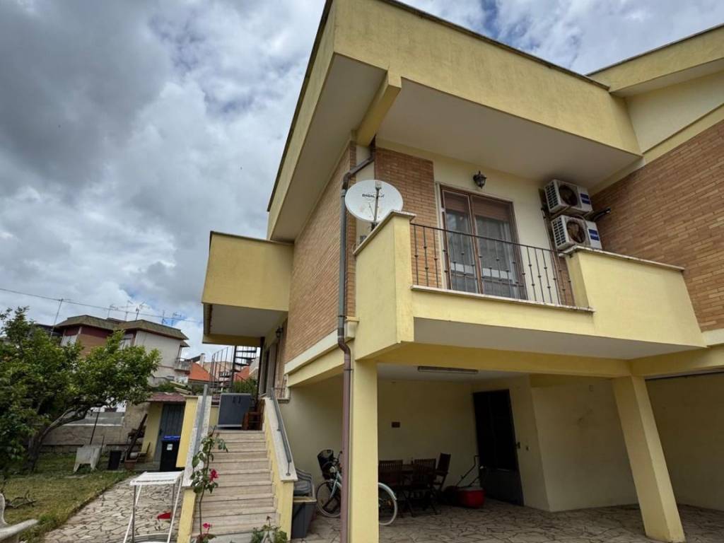 casa indipendente in vendita a Nettuno