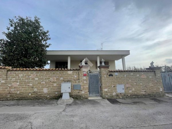 casa indipendente in vendita a Nettuno