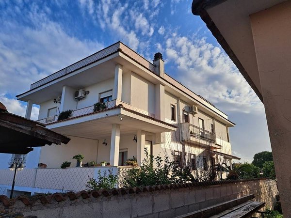 casa indipendente in vendita a Nettuno