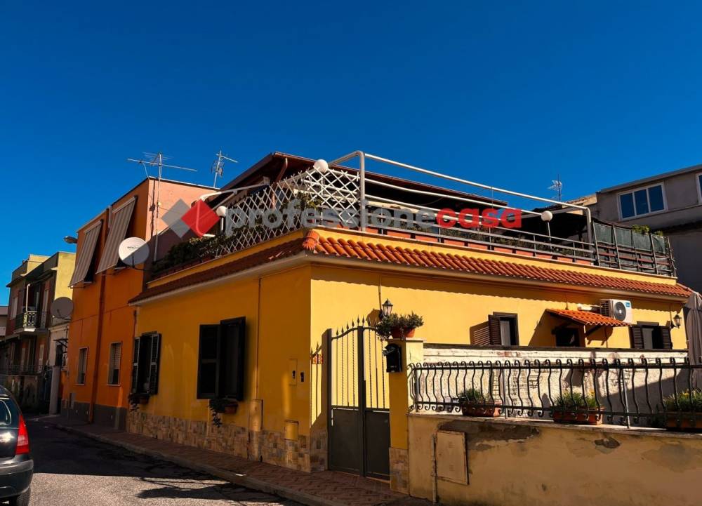 casa indipendente in vendita a Nettuno