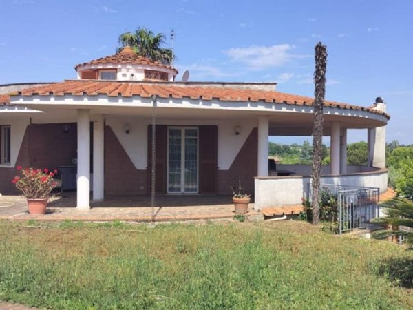 casa indipendente in vendita a Nettuno
