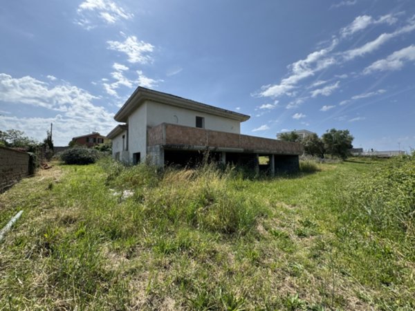 casa indipendente in vendita a Nettuno