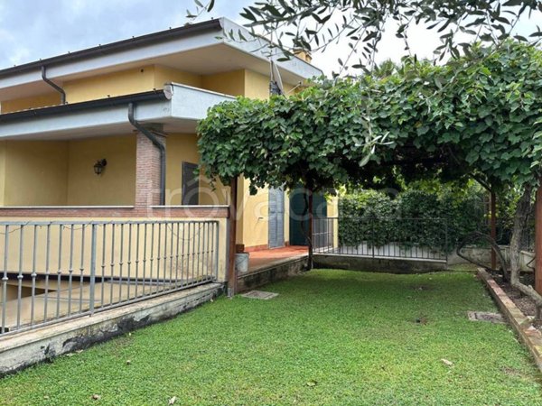 casa indipendente in vendita a Nettuno