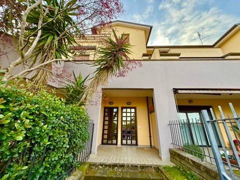 villa in vendita a Nettuno