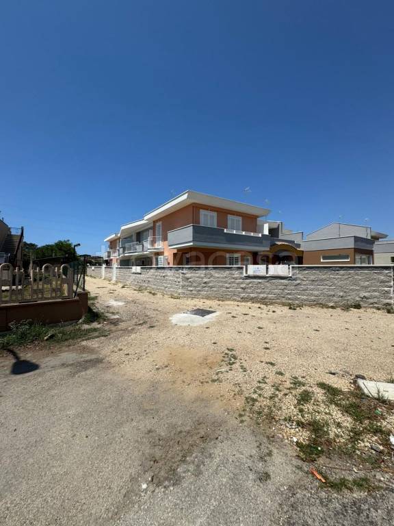 casa indipendente in vendita a Nettuno