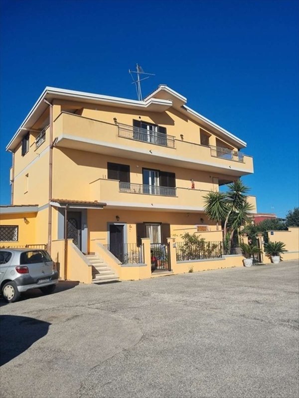 casa indipendente in vendita a Nettuno