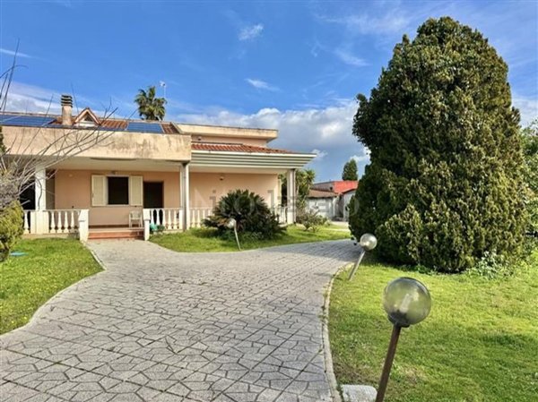 casa indipendente in vendita a Nettuno