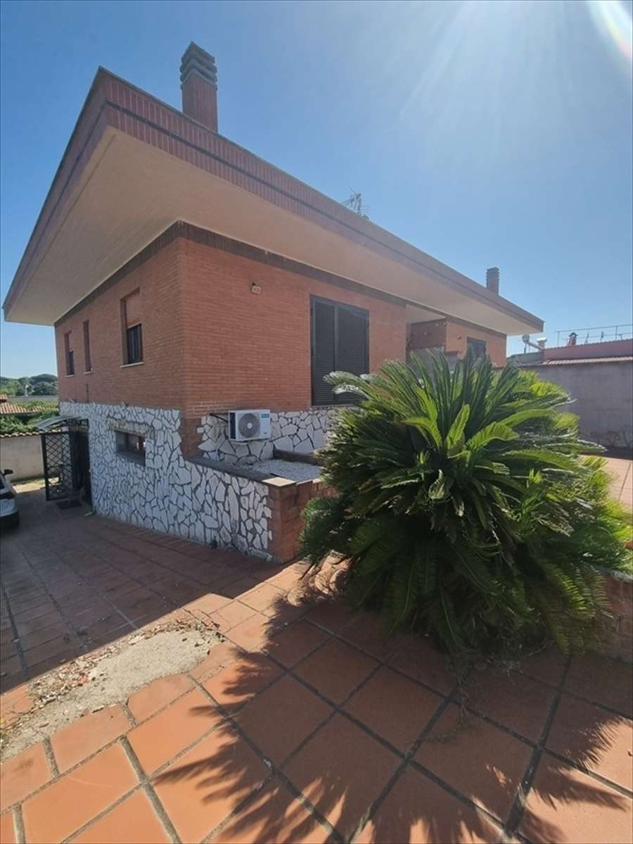 casa indipendente in vendita a Nettuno
