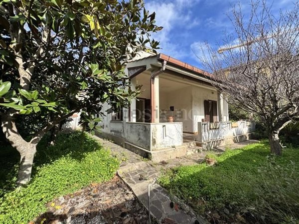 casa indipendente in vendita a Nettuno