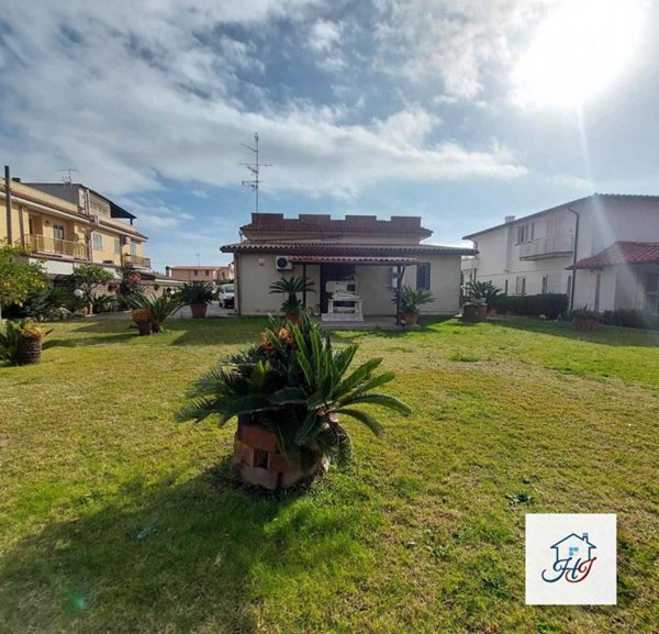 casa indipendente in vendita a Nettuno