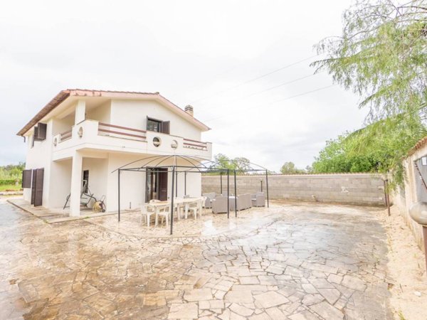 casa indipendente in vendita a Nettuno