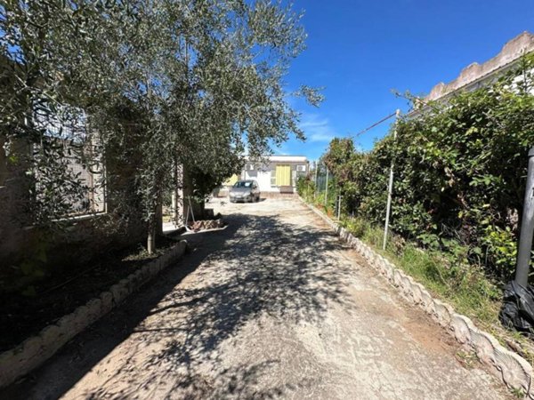 casa indipendente in vendita a Nettuno