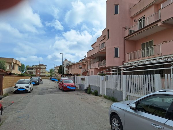 locale di sgombero in vendita a Nettuno