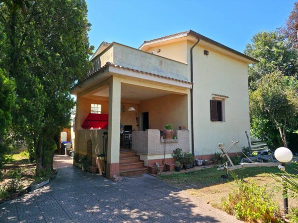 casa indipendente in vendita a Nettuno