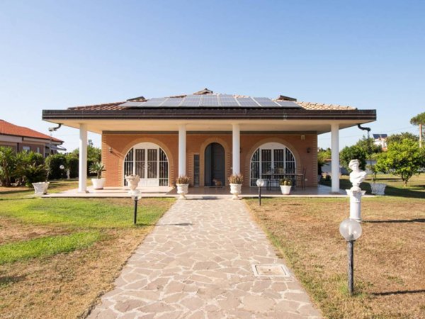 casa indipendente in vendita a Nettuno