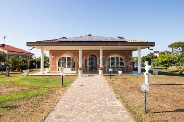 casa indipendente in vendita a Nettuno