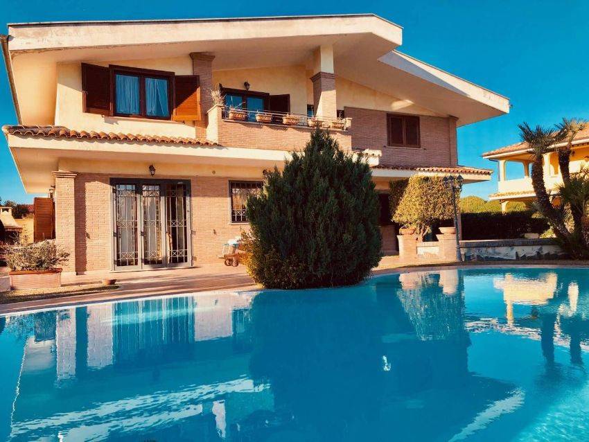 casa indipendente in vendita a Nettuno