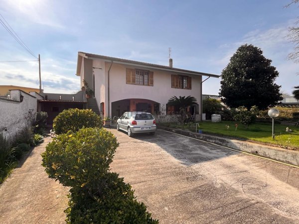 casa indipendente in vendita a Nettuno