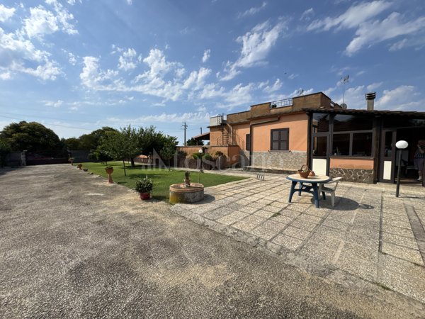 casa indipendente in vendita a Nettuno