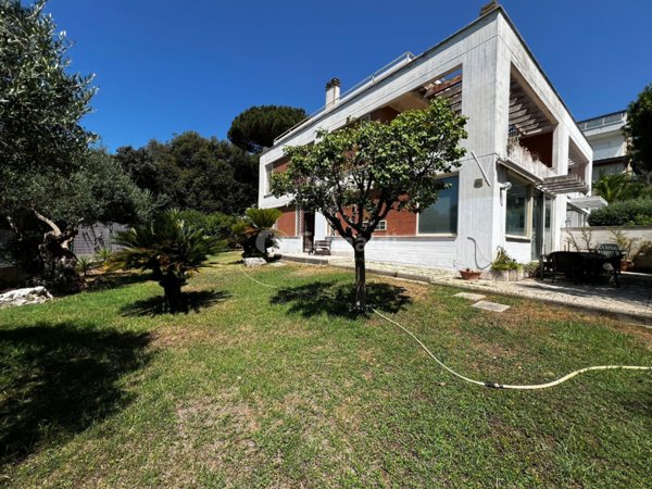 casa indipendente in vendita a Nettuno