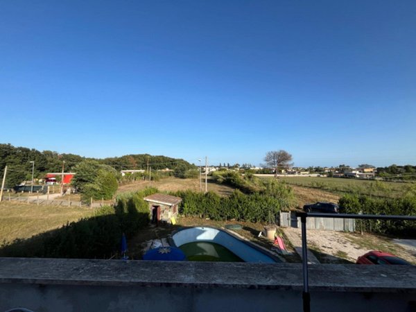 casa indipendente in vendita a Nettuno