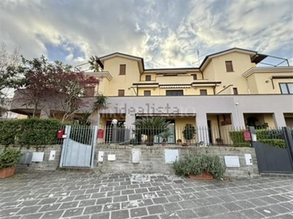 casa indipendente in vendita a Nettuno