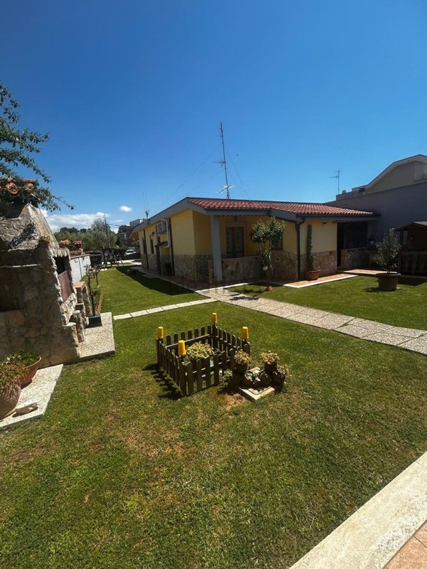 casa indipendente in vendita a Nettuno