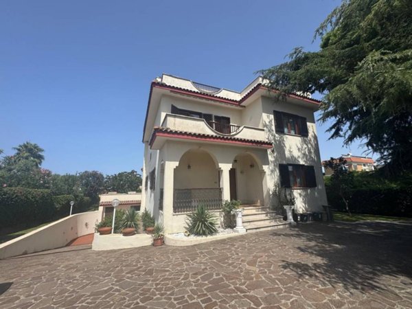 casa indipendente in vendita a Nettuno