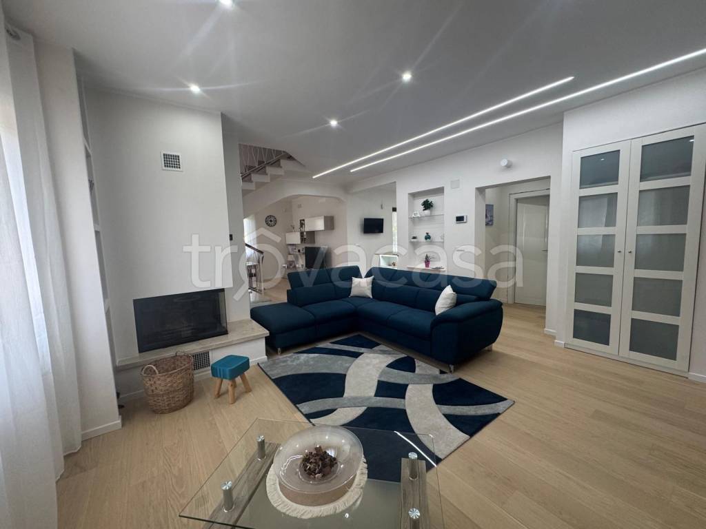 casa indipendente in vendita a Nettuno
