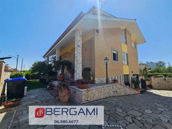casa indipendente in vendita a Nettuno