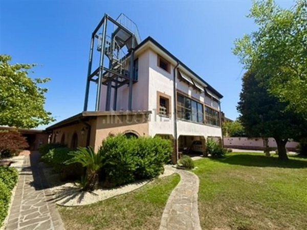 casa indipendente in vendita a Nettuno