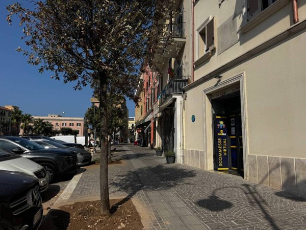 negozio in vendita a Nettuno