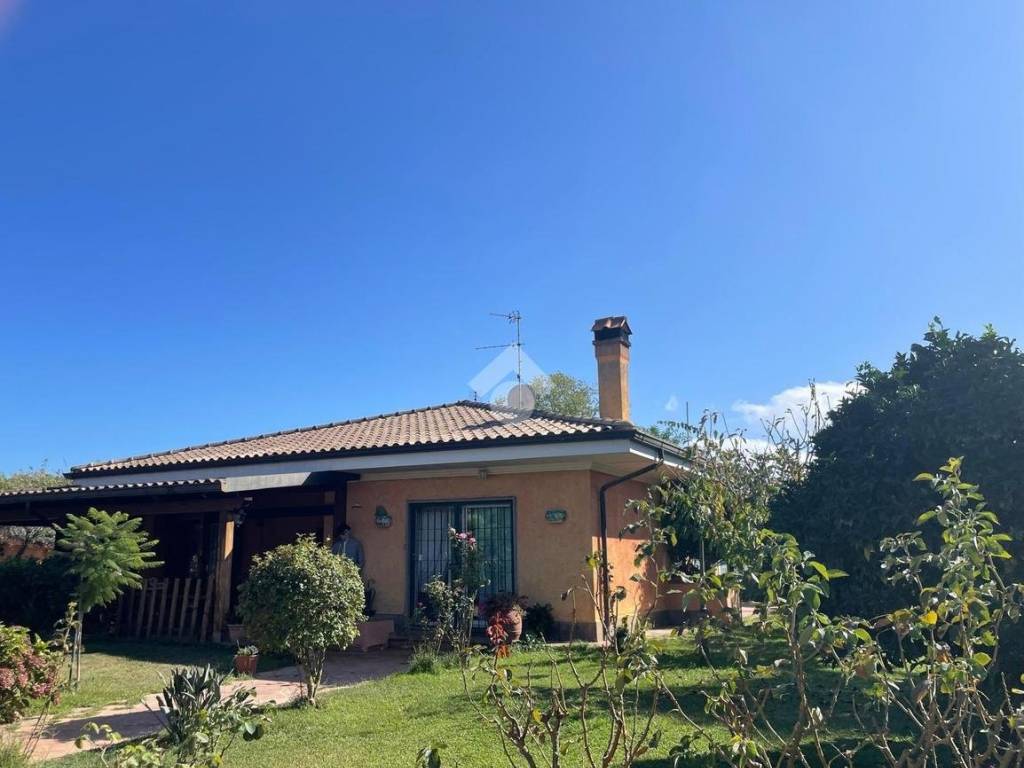 casa indipendente in vendita a Nettuno