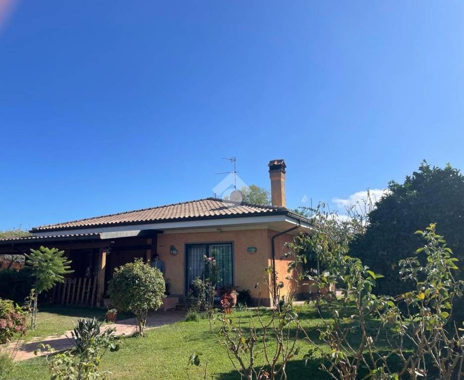 casa indipendente in vendita a Nettuno