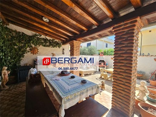 casa indipendente in vendita a Nettuno