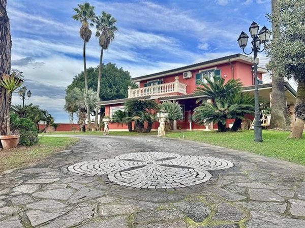 casa indipendente in vendita a Nettuno