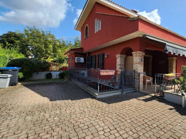 casa indipendente in vendita a Nettuno