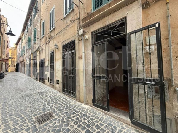 negozio in vendita a Nettuno