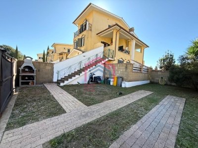 casa indipendente in vendita a Nettuno