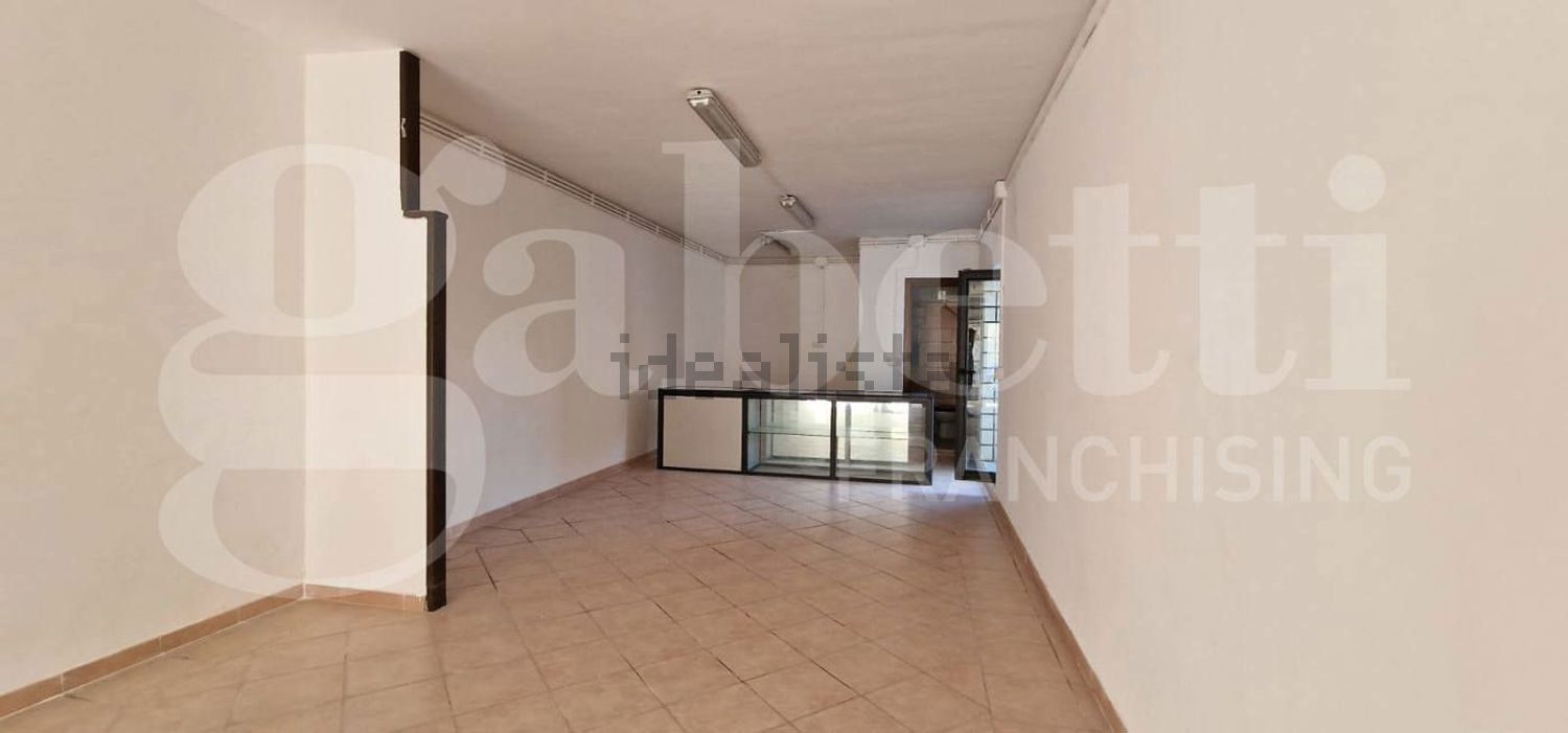 locale commerciale in vendita a Nettuno