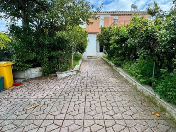 casa indipendente in vendita a Nettuno