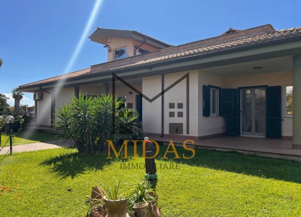 casa indipendente in vendita a Nettuno