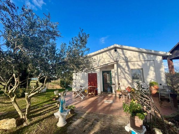 casa indipendente in vendita a Nettuno