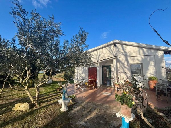 casa indipendente in vendita a Nettuno